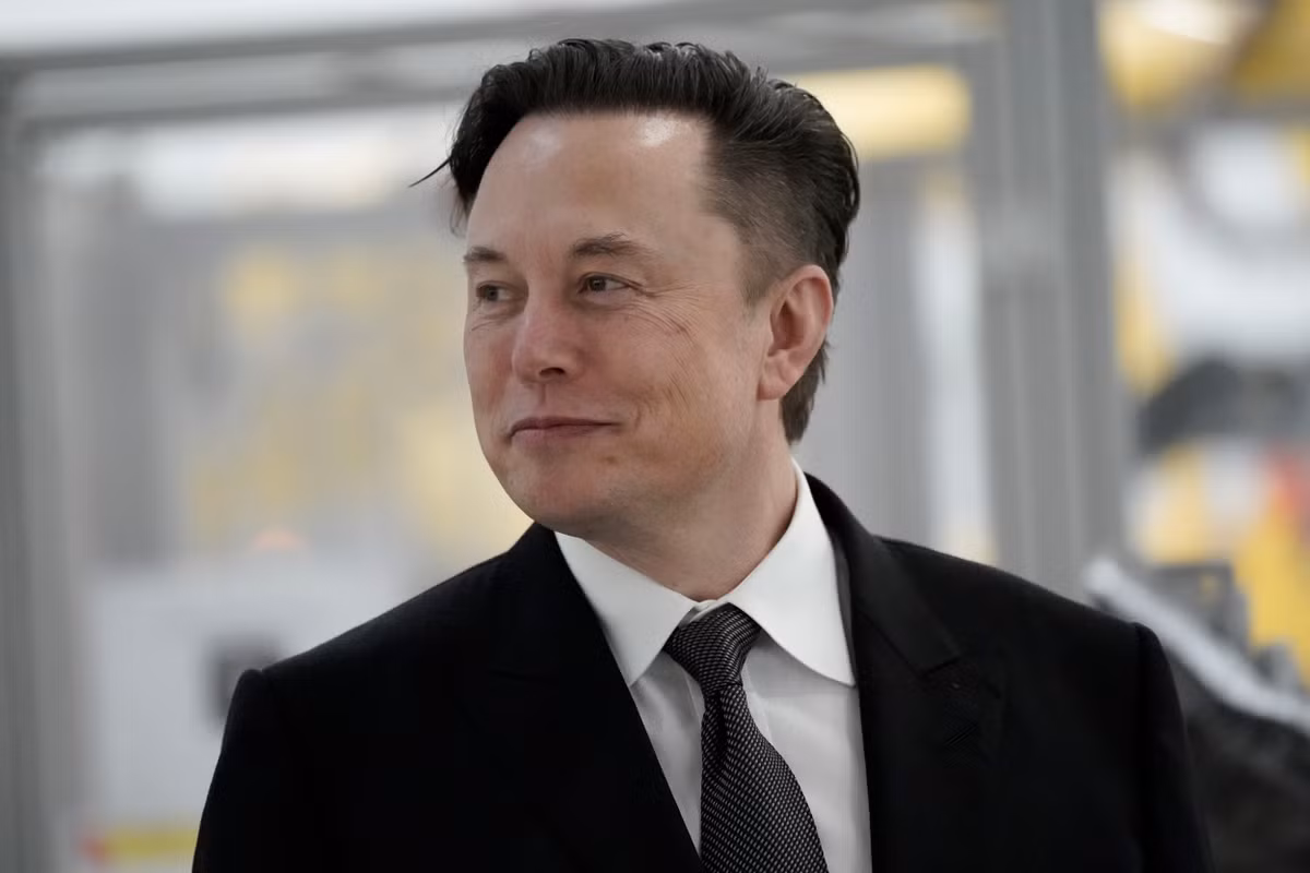 Theo tỷ phú Elon Musk, nếu biết về sự tồn tại của người ngoài hành tinh, chính phủ sẽ dễ dàng "bật đèn xanh" cho các chi tiêu quân sự hơn so với trước đây.