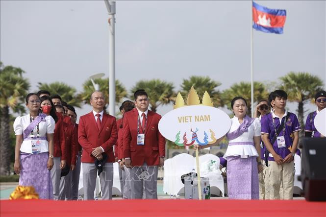 Đoàn thể thao Việt Nam tham dự Lễ thượng cờ SEA Games 32. Ảnh: Minh Quyết/TTXVN.