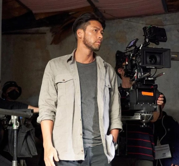 Hyun Bin 'lột xác' ngoạn mục trong bộ ảnh mới - Hình 3 Hyun Bin 'lot xac' ngoan muc trong bo anh moi-Hinh-3