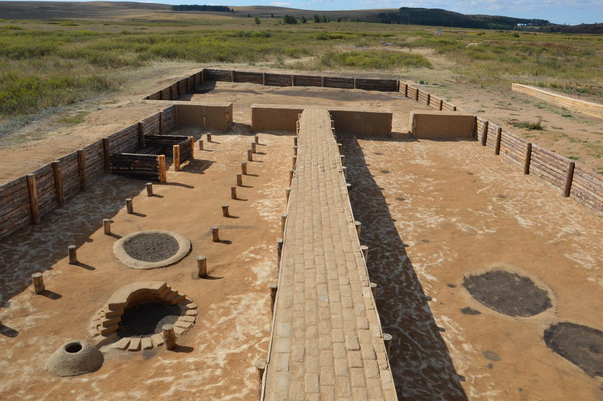 Với phát hiện này, giới nghiên cứu nhận định người dân sống ở Arkaim đã từng thực hiện tập tục bó đầu cho trẻ con để khiến cho phần đầu bị biến dạng.