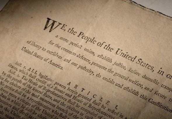 Tài liệu trên là 1 trong 11 bản sao còn sót lại và là bản cuối cùng còn nằm trong tay tư nhân từ bản in đầu tiên của Hiến pháp Mỹ. Những bản sao này được sản xuất cho các đại biểu Hội nghị Lập hiến 1787 và hội nghị Quốc hội Lục địa.