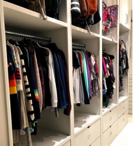 7 cach sap xep tu quan ao gon gang den ngo ngang-Hinh-2