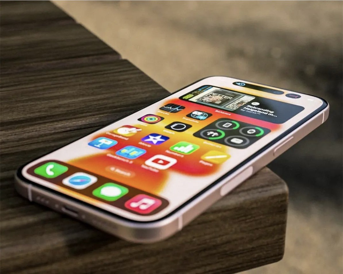 Dựa theo hình ảnh iPhone 15 Pro Max màu hồng, Apple được cho là sẽ thiết kế bo cong các góc ở mặt lưng. Phong cách thiết kế này tương đồng với mẫu iPhone 5C mà Apple giới thiệu tới công chúng vào 9 năm trước và gần đây nhất là mẫu MacBook Pro "trình làng" năm 2021.