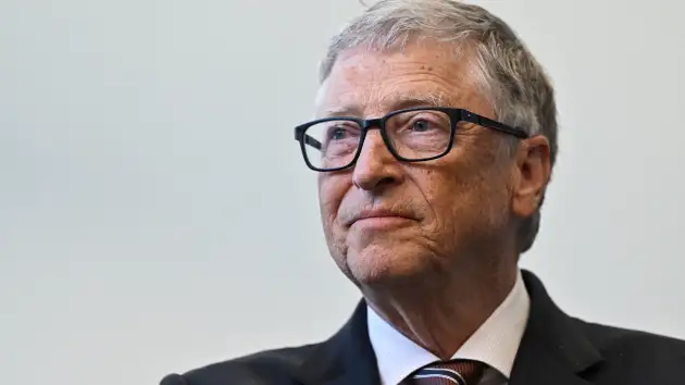 Khi tham gia hội thảo về trí tuệ nhân tạo của Goldman Sachs và SV Angel tổ chức ngày 22/5, tỷ phú Bill Gates phát biểu, trong tương lai, công ty đứng đầu về trí tuệ nhân tạo (AI) sẽ tạo ra một trợ lý kỹ thuật số cá nhân cho mỗi công dân. Công nghệ vượt trội này sẽ thay đổi hành vi của người dùng.