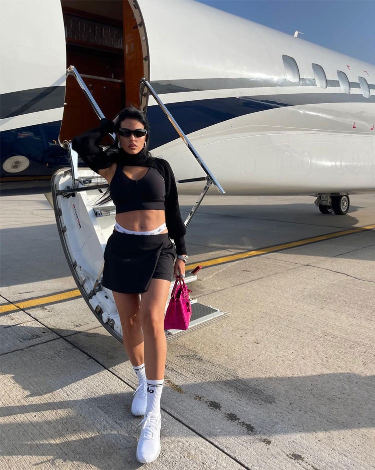 Georgina khỏe khoắn, phóng khoáng khi mới đặt chân tới miền Nam nước Pháp.