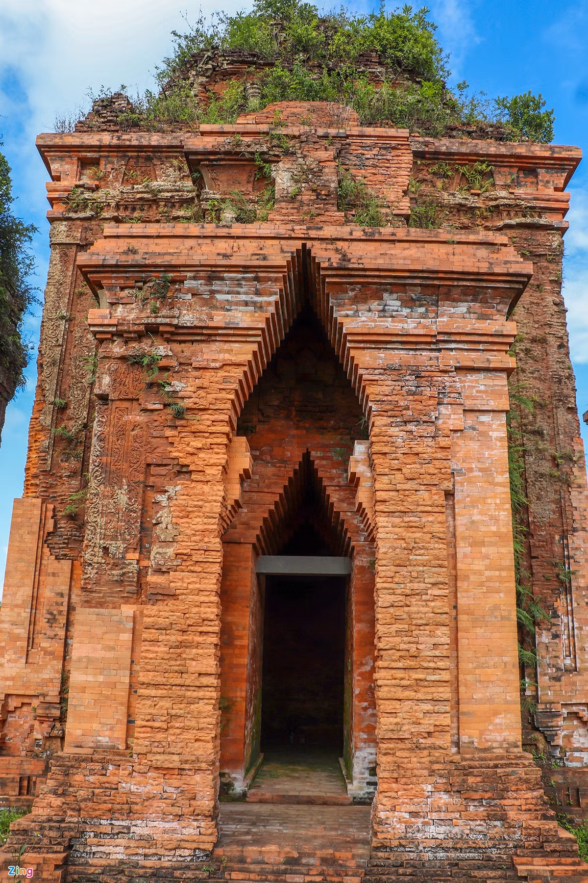 Dự án bảo tồn tháp Bắc và Giữa thuộc nhóm tháp Chăm Khương Mỹ được triển khai từ cuối năm 2019, do Ban quản lý dự án đầu tư xây dựng tỉnh Quảng Nam làm chủ đầu tư. Viện Khoa học Công nghệ (Bộ Xây dựng) là đơn vị thi công với tổng kinh phí hơn 12 tỷ đồng. Việc trùng tu được hoàn thành vào tháng 12/2022.