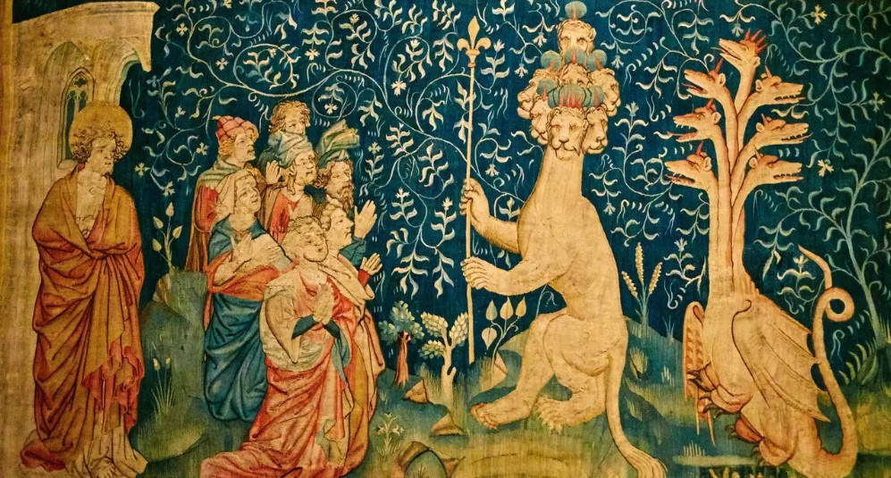 Kể từ năm 1952, theo thỏa thuận được ký kết giữa Giám mục Angers và Nhà nước Pháp, những mảnh còn lại của tấm thảm Ngày tận thế được trưng bày vĩnh viễn tại lâu đài Angers và do Trung tâm Di tích Quốc gia quản lý.