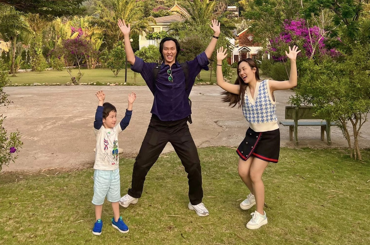 MC Hoàng Oanh thấy ấm áp khi ở bên gia đình.