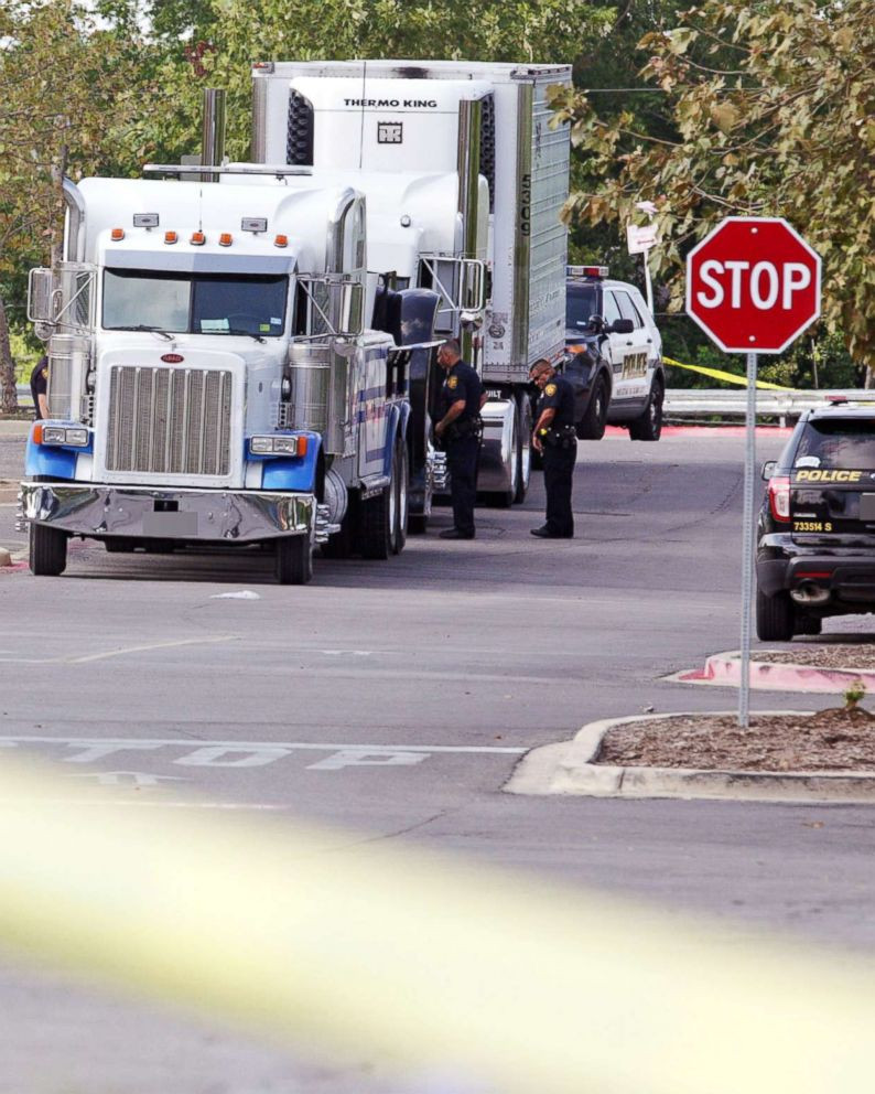 Cảnh sát trưởng William McManus cho biết lực lượng chức năng đã huy động 29 đơn vị cứu hỏa và 2 trực thăng tới hiện trường để chăm sóc các nạn nhân và đưa họ tới bệnh viện.