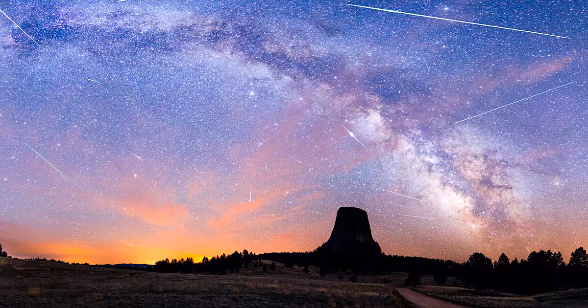 Vậy nên, ánh trăng sáng có thể làm mờ nhiều vệt sao băng. Điều này khiến những người yêu thiên văn ở Việt Nam không thể quan sát hiện tượng mưa sao băng Eta Aquarids một cách tốt nhất.