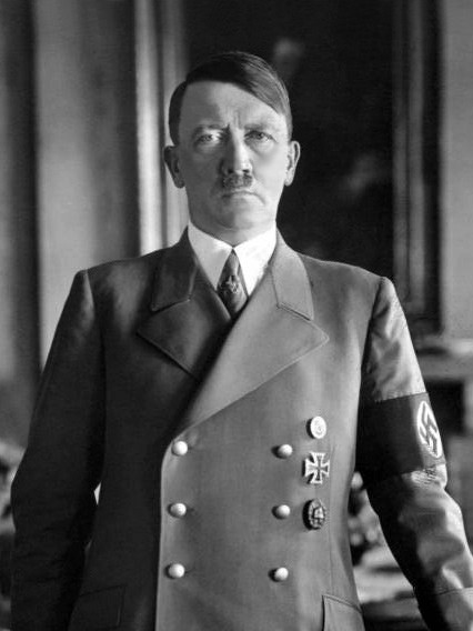 Theo ước tính, chính quyền Hitler đã thảm sát khoảng 6 triệu người Do Thái ở châu Âu (bao gồm 1 triệu trẻ em). Cuộc tàn sát đẫm máu này được gọi là Holocaust. Đức quốc xã còn ra lệnh tàn sát hàng trăm ngàn người thuộc các chủng tộc thiểu số khác như người Gypsy.