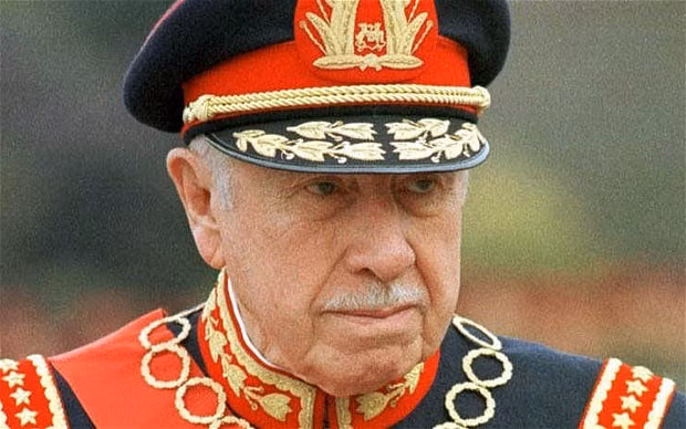 Augusto Pinochet là nhà độc tài khét tiếng Chile. Ông trở thành Tổng tư lệnh quân đội năm 1972. Một năm sau, ông thực hiện cuộc đảo chính đẫm máu và nắm quyền ở Chile trong suốt 17 năm.