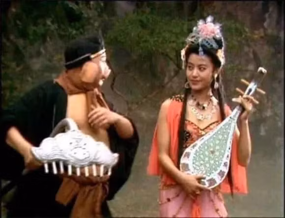 “Hao sac” Tru Bat Gioi van ra tay voi nhieu yeu quai xinh dep