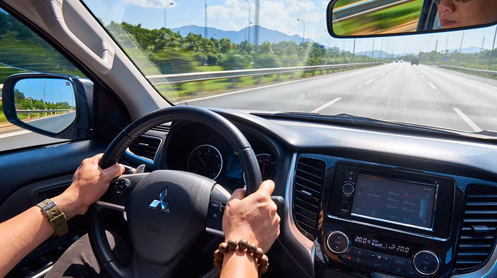 Xử trí thế nào khi trẻ con bị sốc nhiệt trong xe hơi? Xu tri the nao khi tre con bi soc nhiet trong xe hoi?