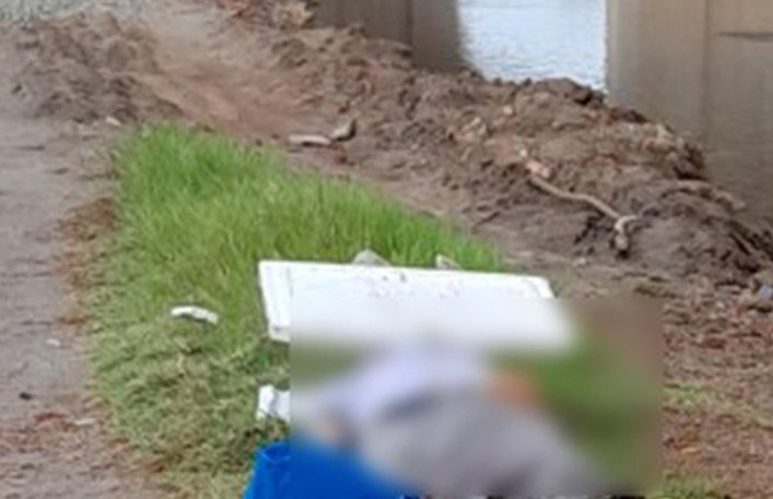 Phát hiện thi thể người đàn ông dưới chân cầu Cửa Hội Phat hien thi the nguoi dan ong duoi chan cau Cua Hoi