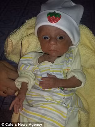 Cha mẹ quyết phẫu thuật cho con dù bác sĩ lắc đầu Cha me quyet phau thuat cho con du bac si lac dau