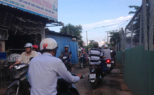 Cong trinh thi cong nguy hiem, de doa nguoi dan-Hinh-5