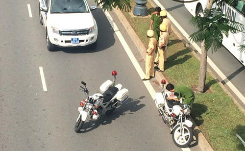 Nguoi dan ong nhay tu cau bo hanh xuong dai lo tu vong-Hinh-2