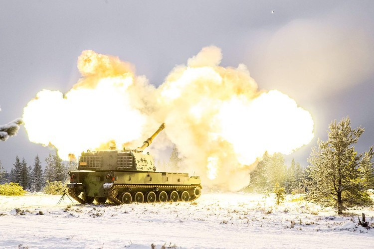 Với những tính năng đỉnh cao như vậy, pháo tự hành K9 của Hàn Quốc "ăn đứt" pháo tự hành PLZ-05 của Trung Quốc và trở thành "vua pháo binh" tại Châu Á.