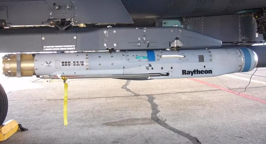 Thậm chí một hệ thống tên lửa phòng không đã 40 năm tuổi như S-300 cũng thừa khả năng bắn hạ máy bay mang theo bom StormBreaker trước khi nó kịp triển khai vũ khí của mình.