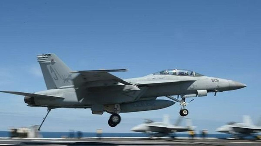 Hơn nữa bản thân bom GBU-53/B có tốc độ khá chậm, không có khả năng lẩn tránh hay mức độ tán xạ sóng radar quá lớn, nó sẽ dễ dàng trở thành mục tiêu "ngon ăn" của các tổ hợp phòng không Nga.