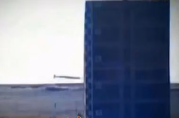 Mạng Sina cho biết, vụ bắn thử đã chứng minh khả năng tấn công cực kỳ chính xác của tên lửa hành trình DF-10A. Cụ thể, DF-10A đã bắn trúng mục tiêu nhỏ như “ô cửa sổ” trên tòa nhà cao tầng, xuyên vào bên trong và kích nổ.