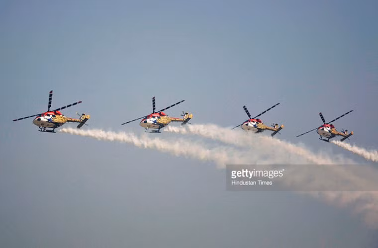 Trong buổi lễ kỷ niệm, ngoài màn diễu binh mặt đất còn có đội hình máy bay biểu diễn trên không, người dân tham dự còn sẽ được thăm quan các dàn máy bay hiện đại.