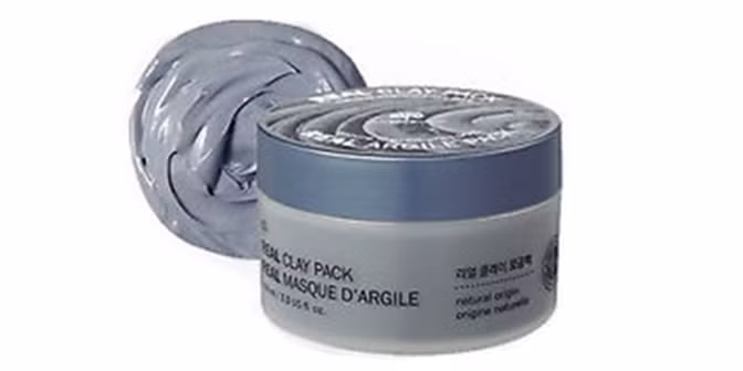  Mặt nạ đất sét Real Clay Pack The Face Shop. Đây là sản phẩm mặt nạ rửa giàu hữu cơ (90% thành phần nguồn gốc tự nhiên) vitamin và đất sét màu đen Belarus.