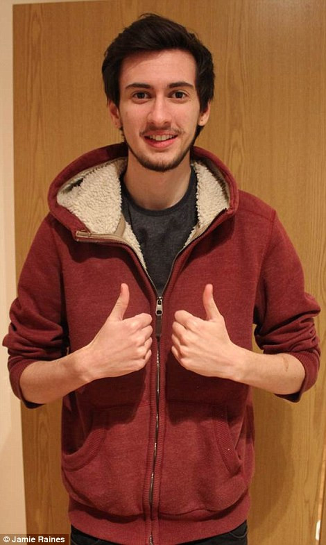 Trong năm thứ hai của quá trình chuyển giới, Jamie nhận ra cấu trúc mặt đã trở nên dần nam tính hơn, mặt dài ra, mũi cũng đổi khác, xương xẩu và cao hơn. Đặc biệt là má đã bớt phính, gò má giống một người đàn ông trẻ tuổi. Jamie cũng không còn phải nhận những lời nhận xét rằng mình trông chỉ giống như một cậu bé 14, 15 tuổi nữa mà đã đúng với tuổi 19 hơn.