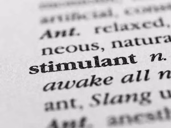 Các vấn đề về ăn uống. Chất kích thích có thể hạn chế vị giác, nó làm bạn cảm thấy không ngon miệng, từ đó ăn ít hơn dẫn đến thể chất yếu do cơ thể thiếu dinh dưỡng.