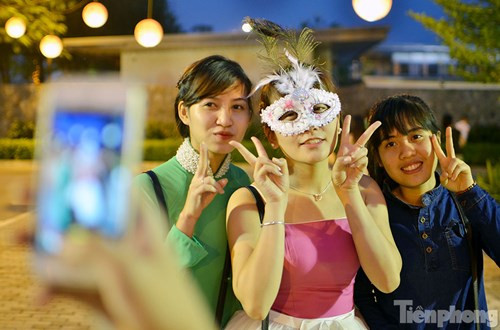 Cùng lưu lại những khoảnh khắc.