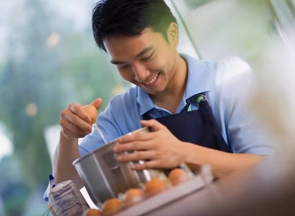 Anh thật may mắn khi có em. Bạn đừng ngạc nhiên khi bạn vừa nói câu này mà cô ấy đã đỏ bừng mặt. Câu nói này đồng nghĩa với việc bạn khẳng định cô ấy là người duy nhất với bạn. Nếu không phải cố ấy, bạn có lẽ vẫn cô đơn. Câu nói này cũng là một cách để cảm ơn nàng vì đã đến bên bạn.