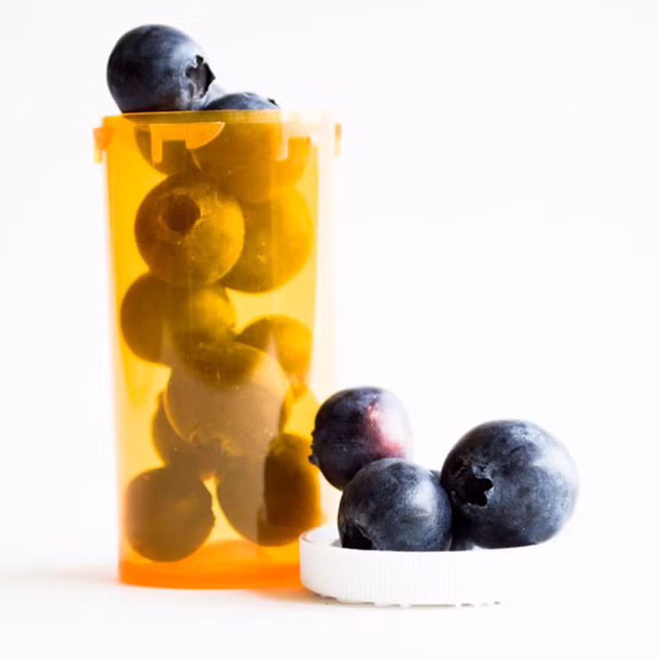 Dinh dưỡng xóa nhăn từ bên trong cơ thể. Bổ sung các thực phẩm giàu chất chống oxy hóa và khoáng chất là một trong những phương pháp xóa nếp nhăn an toàn và khoa học được các chuyên gia làm đẹp khuyên áp dụng. Phương pháp này đòi hỏi bạn phải kiên trì đi kèm lối sống lành mạnh.