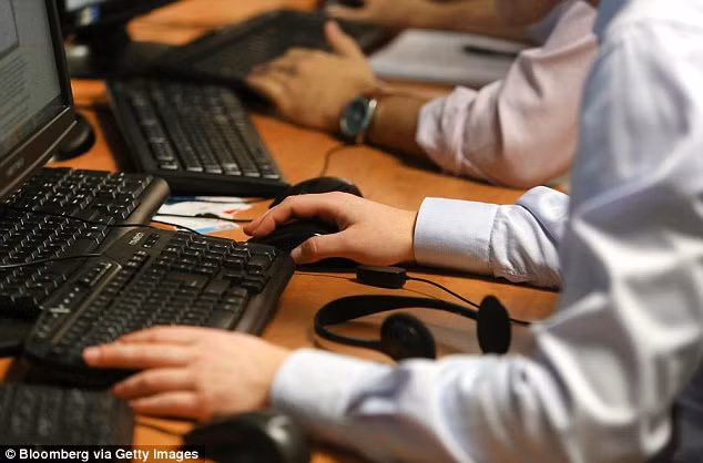 "Chúng tôi muốn nâng cao nhận thức rằng vi khuẩn có ở khắp mọi nơi", tiến sĩ Cooper cho hay.