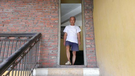 Bi hai chuyen di thang may... phai bo o Ha Noi-Hinh-6