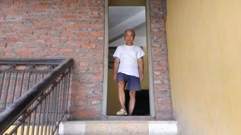 Bi hai chuyen di thang may... phai bo o Ha Noi-Hinh-6