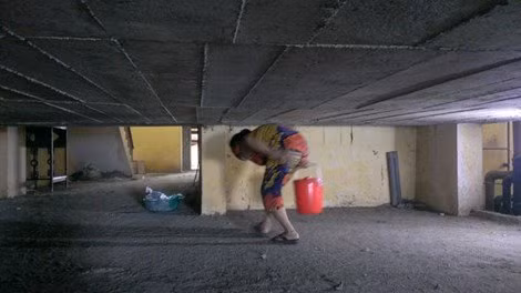 Bi hai chuyen di thang may... phai bo o Ha Noi-Hinh-5