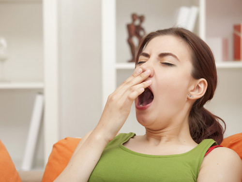 Thiếu ngủ. Khi bạn đang cảm thấy quá buồn ngủ vì thiếu ngủ, đừng cố gắng thực hành chuyện ấy. Bạn nên chọn thời điểm nào sung sức nhất và khoẻ mạnh nhất để quan hệ tình dục, tránh tình trạng mệt mỏi do thiếu ngủ nhưng vẫn cố “quan hệ”, dễ dẫn đến nguy cơ tử vong.