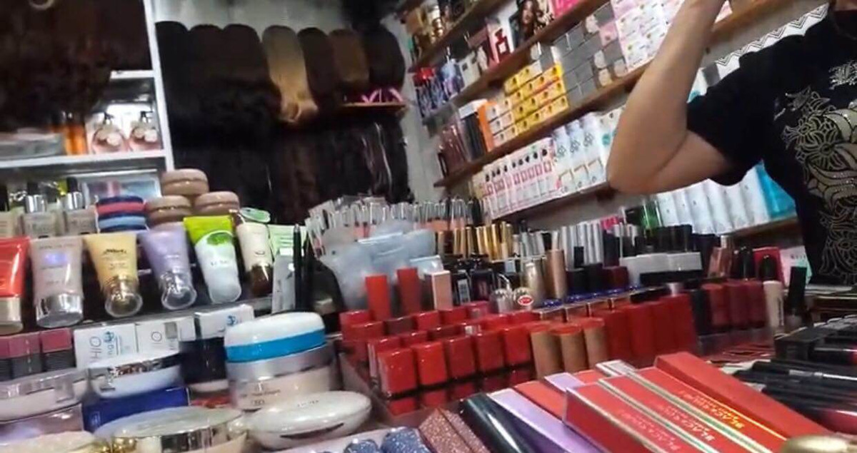 My pham hang hieu day ap cho sinh vien: Nguy hai kho luong, chuyen gia 