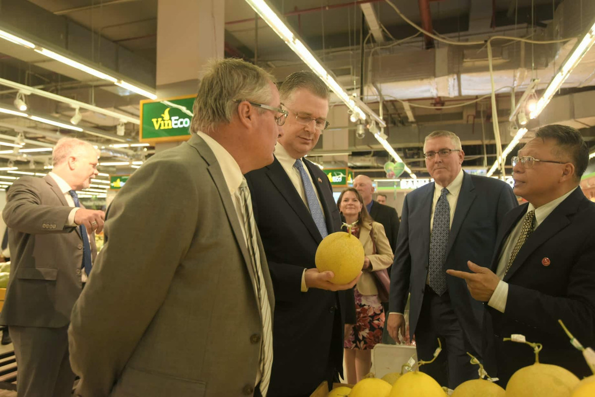 Dai su Hoa Ky hao hung trai nghiem sieu thi VinMart-Hinh-4