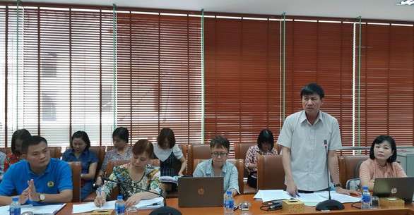 Nu cong nhan chap nhan 