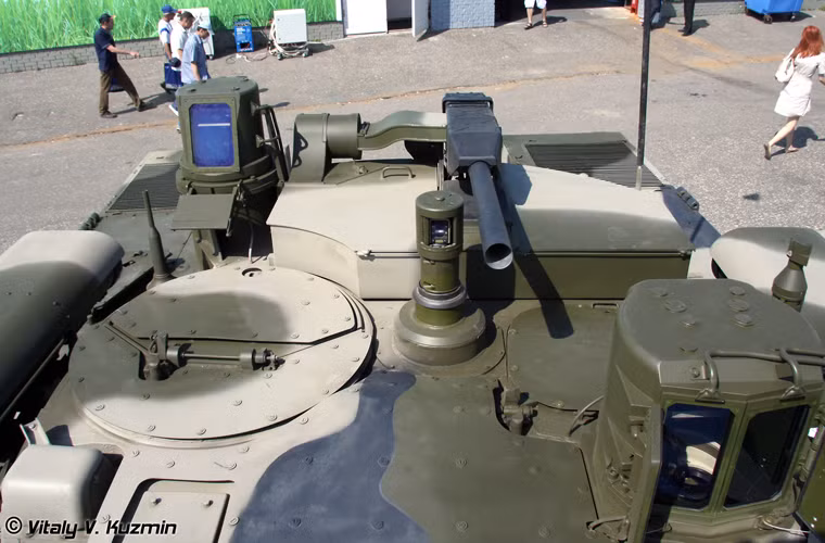 Cận cảnh súng phóng lựu tự động AG-30 dùng đạn cỡ 30mm, tốc độ bắn lý thuyết 400 phát/phút, tầm bắn hiệu quả đến 2,1km.