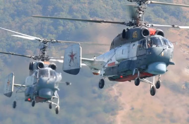 Ngoài ra, Ka-28 còn được trang bị hệ thống radar trinh sát mặt nước và gắn thêm thiết bị chống nhiễu, gây nhiễu để tàu ngầm không thể phát hiện.