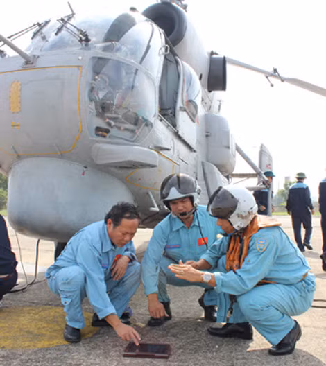 “Sát thủ săn ngầm” Ka-28 có tính năng kỹ chiến thuật đa năng, có khả năng tìm và tiêu diệt tàu ngầm với ba phương án khác nhau bằng các thiết bị hiện đại nhất hiện nay ở độ sâu gấp ba lần độ sâu hoạt động của tàu ngầm.