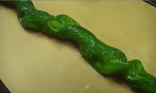 Cach bien trai dua chuot thanh con ran 