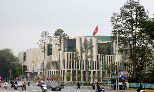 8. Khai mạc Đại hội đồng IPU-132 tại Hà Nội Tối 28/3, Lễ khai mạc Đại hội đồng Liên minh nghị viện thế giới lần thứ 132 (IPU-132) đã chính thức diễn ra, tại nhà Quốc hội - Hà Nội. Đại hội đồng IPU-132, diễn ra từ 28/3-1/4, là sự kiện chính trị có ý nghĩa lịch sử-ngoại giao hết sức to lớn, thể hiện tinh thần chủ động và tích cực hội nhập sâu rộng của Quốc hội Việt Nam, một thành viên có trách nhiệm trong tổ chức liên nghị viện toàn cầu và vị thế của Việt Nam trên trường quốc tế.