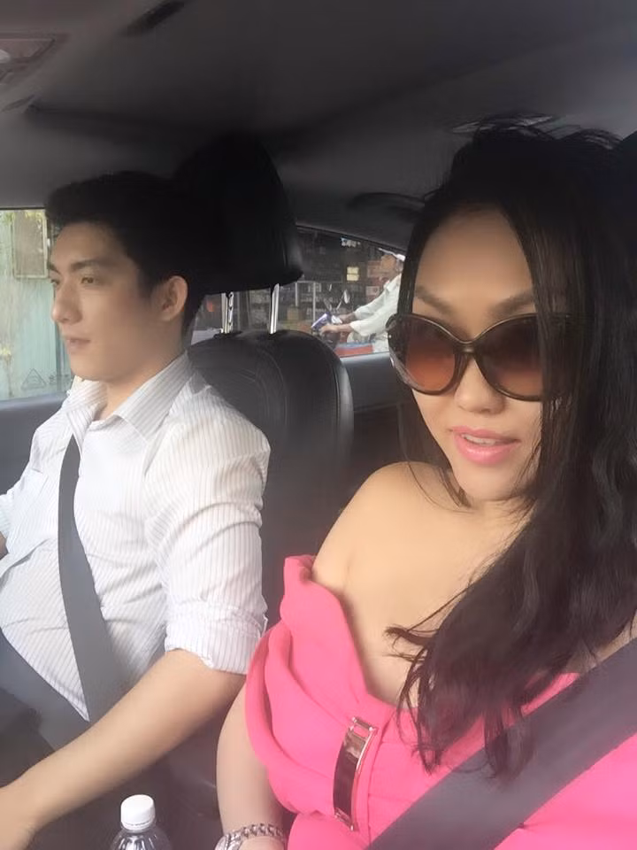 Ong xa dien trai tang xe hop cho Phi Thanh Van-Hinh-3