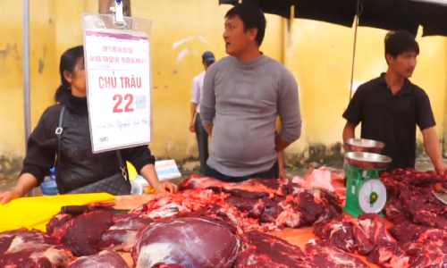 Chay hang thit trau choi thua tran gia 700.000 dong/kg