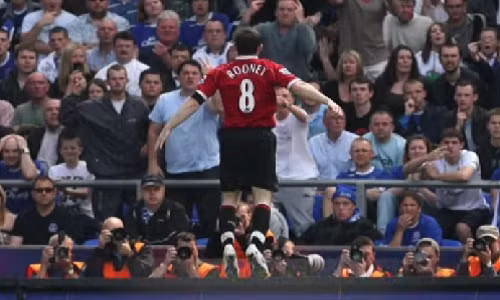 Nhung man an mung pha luoi doi bong cu gay tranh cai