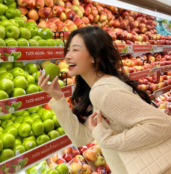 Ngoài tài năng chụp ảnh, cô còn gây chú ý khi sở hữu vẻ bề ngoài xinh đẹp, nổi bật.